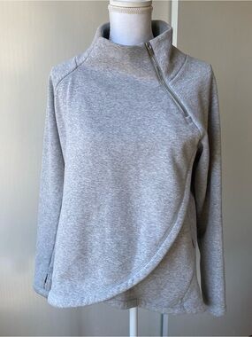 Athleta Cozy Karma Asym Sweatshirt Size Medium Pullover Women’s EUC Crossover